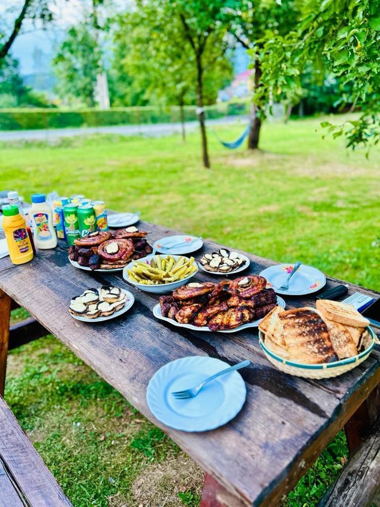 Pensiunea Rnb Maramures Surdesti  エクステリア 写真